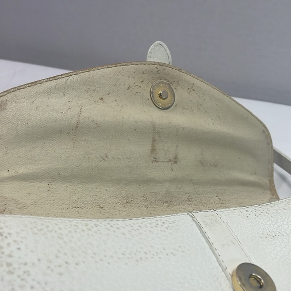 Authentic BURBERRY vintage off-white leather Crossbody bag with COA - Picture 9 of 11